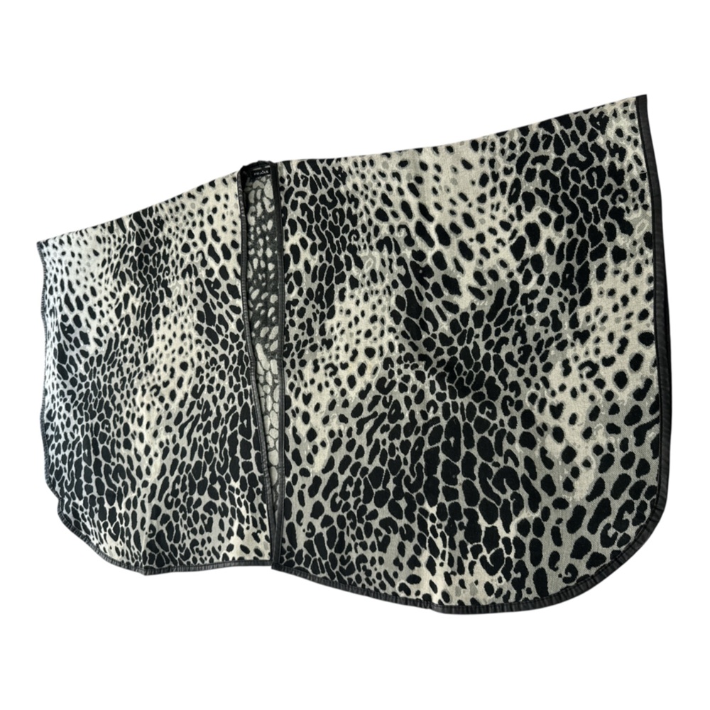 FRAAS Animal Print Ruana Wrap Poncho‎ Black & White Trim One Size Women’s Shawl - Picture 9 of 10